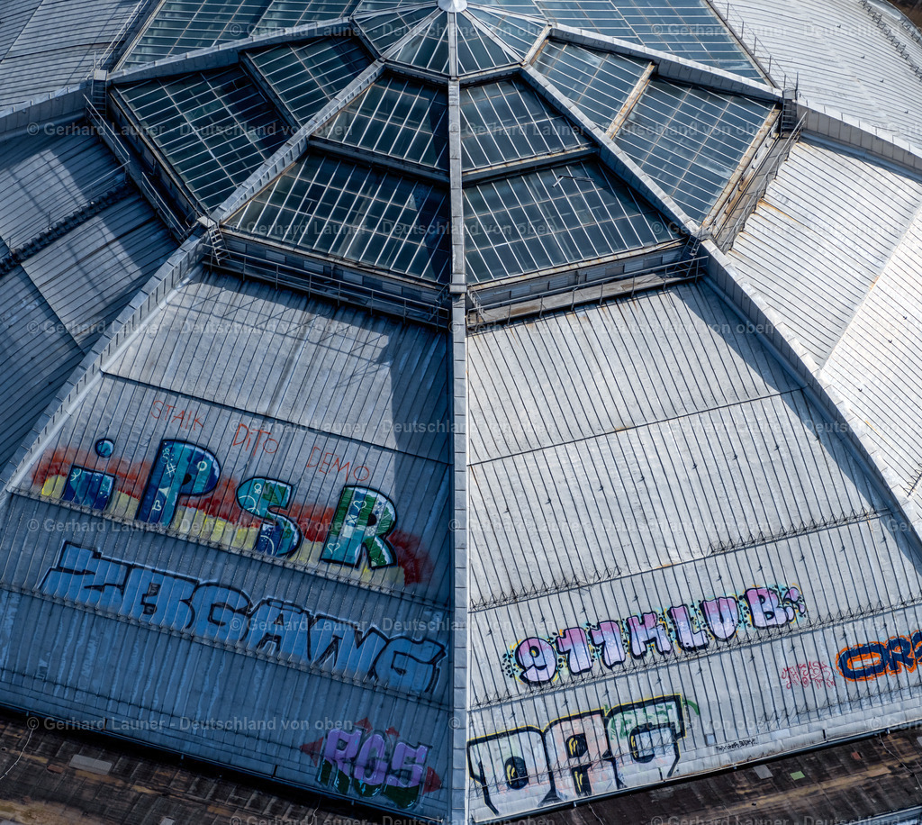 4039339 | LEIPZIG 14.09.2020 Gebäude der Veranstaltungshalle Eventlocation " Kohlrabizirkus Betriebs- und Verwaltungsgesellschaft mbH " An den Tierkliniken im Ortsteil Zentrum-Südost in Leipzig im Bundesland Sachsen, Deutschland. // Building of the indoor arena Eventlocation " Kohlrabizirkus Leipzig " An den Tierkliniken in the district Zentrum-Suedost in Leipzig in the state Saxony, Germany. Foto: Gerhard Launer