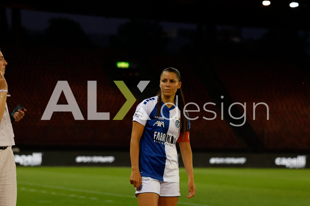 GC Zürich vs FC Zürich - AXA Women’s Super League Playoffs - Stadion Letzigrund | GC Zürich Player after the AXA Women’s Super League Playoffs quarter-final second leg between GC Zürich and FC Zürich at Stadion Letzigrund, Zurich, Switzerland. - Realisiert mit Pictrs.com