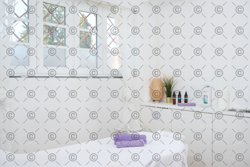 009_202409_Moni-Massage_NZ9_3316 | proPHOTO - Realisiert mit Pictrs.com