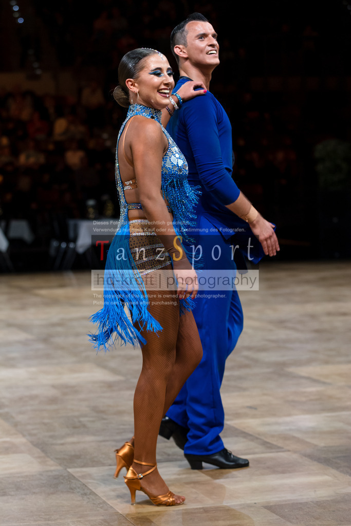 20241109_DM-Formationen_Vorrunde_1390 | Tanzsportbilder, Standardtanz, Lateintanz, WDSF, DTV, LTVB, dancecomp, goc, hessen tanzt, blaues band der spree, walzer, tango, wiener walzer, slowfox, quickstepp, samba, rumba, cha-cha-cha, paso doble. jive, hd-kroft photography, turniertanzsport