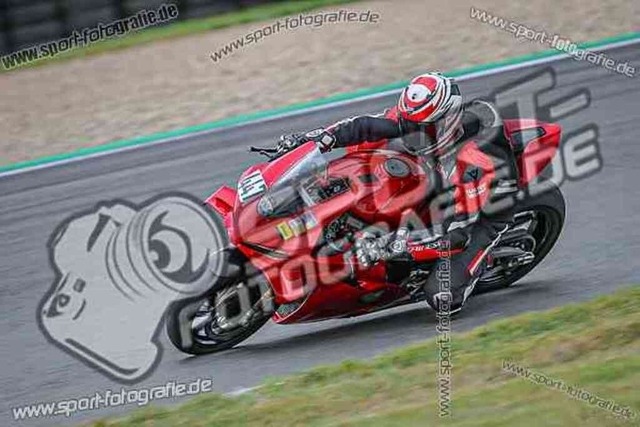 pubi2426 | Professionelle Fotos von Sportveranstaltungen, aber auch Hochzeiten und anderen Events. - Realisiert mit Pictrs.com