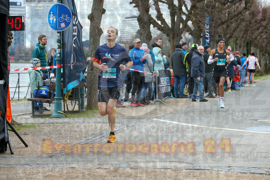 231231_1149_EX1_4133 | Sportfotografie im Rhein-Sieg Kreis, Köln, Bonn, NRW, Rheinland Pfalz, Hessen, etc. Unser Tätigkeitsfeld umfasst den Laufsport vom Volkslauf über den Marathon, Duathlon, Triathon bis zum Ultralauf wie Kölnpfad Ultra oder Schindertrail.