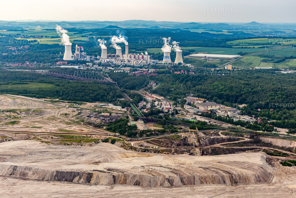Vue aérienne: Mine de lignite à ciel ouvert 