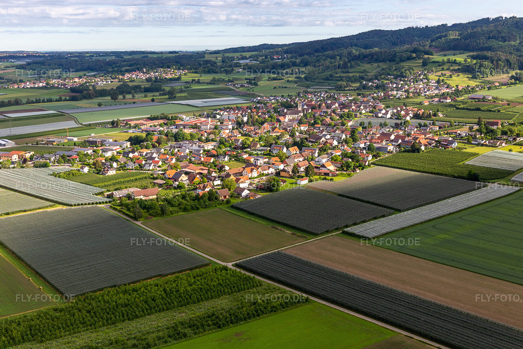 Luftbild:  in Frickingen im Bundesland Baden-Württemberg in Deutschland. – Foto: IMG_132036.jpg vom 26.05.2022 durch Werner Riehm/FLY-FOTO.de – Auflösung des Originals: 5203 x 3468 px – : Gemeinde Frickingen