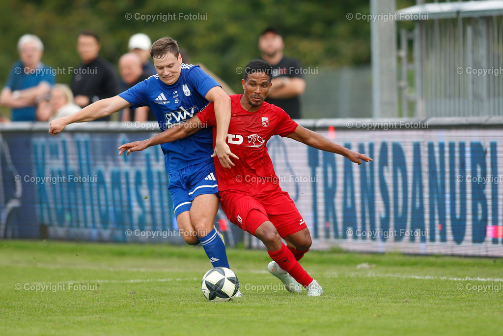 A_LUI_13092025_30 | SPORT FUSSBALL LT1 OOE LIGA ASKOE OEDT 1B-UNION EDELWEIß LINZ 13.09.2025 IM BILD:VALDIR HENRIQUE  (OEDT1B) UND FLORIAN SPRINZING (EDLWEIßLINZ) FOTO:FOTOLUI