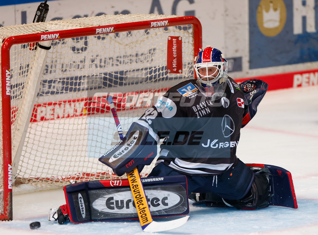 Iserlohn Roosters - Augsburger Panther | Andreas Jenike #93 (Iserlohn Roosters)
DEL: Iserlohn Roosters - Augsburger Panther - Realisiert mit Pictrs.com