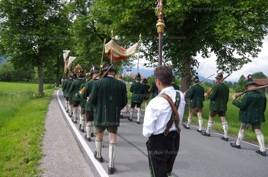 IMGP6870 | fotografiert von Axel PollmannLeonhardi Wallfahrt Benediktbeuern und Murnau, Fronleichnam, Fasching, Landschaft im Loisachtal und Benediktbeuern  - Realisiert mit Pictrs.com