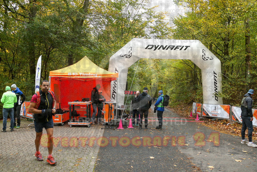 251026_0931_EX1_9577 | Sportfotografie im Rhein-Sieg Kreis, Köln, Bonn, NRW, Rheinland Pfalz, Hessen, etc. Unser Tätigkeitsfeld umfasst den Laufsport vom Volkslauf über den Marathon, Duathlon, Triathon bis zum Ultralauf wie Kölnpfad Ultra oder Schindertrail.