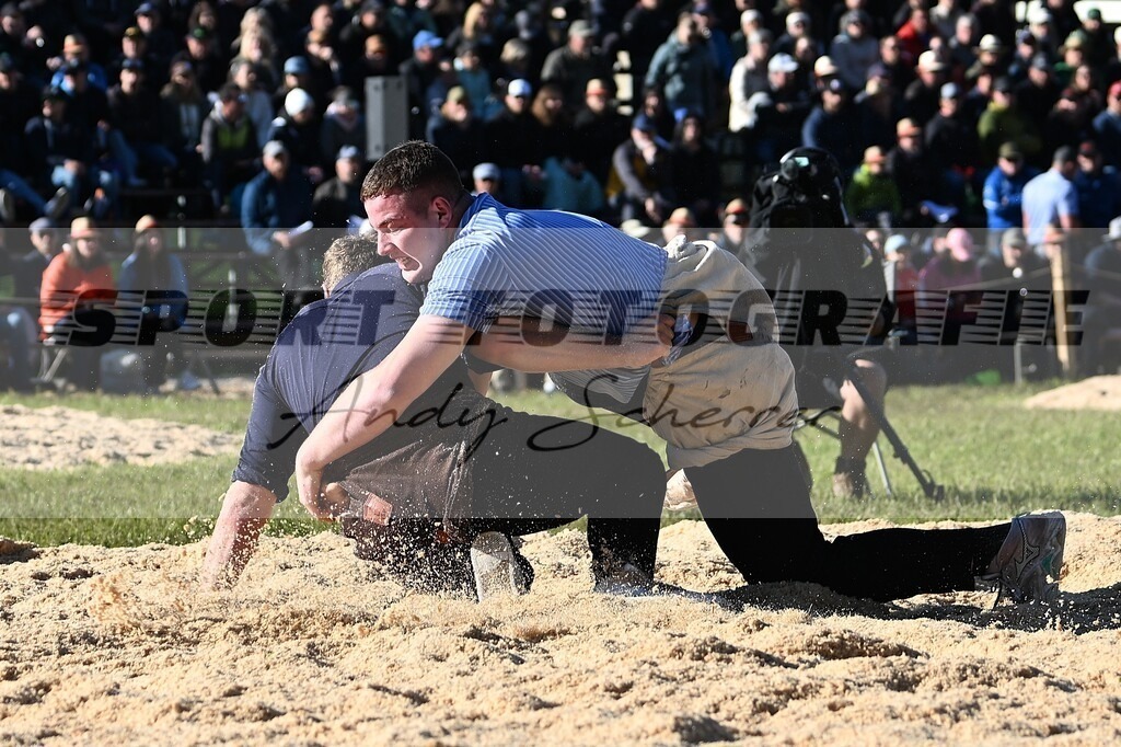 Bissig Lukas gewinnt gegen Heiniger MarcoDSC_6200 | Kaufen Sie Sportbilder im Onlineshop von Andy Scherrer Sportfotografie. Faszinierende Bilder von Sportevents aus der ganzen Schweiz. Fussball, Frauenfussball, Unihockey, Handball, Schwingen und weiteren Sportarten. - Realisiert mit Pictrs.com
