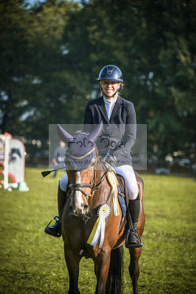 DOS_0016 | Entdecke hochwertige Reitturnierfotos von Foto Oger. Professionell, emotional und authentisch – jetzt Lieblingsmomente im Shop bestellen.Deutschlandweite Turnierfotografie. - Realisiert mit Pictrs.com