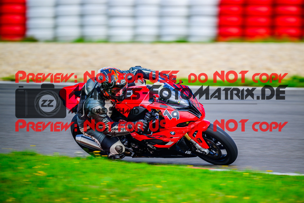 MaZZes_FotoMatrix_240910_6007705_8378 | ROT