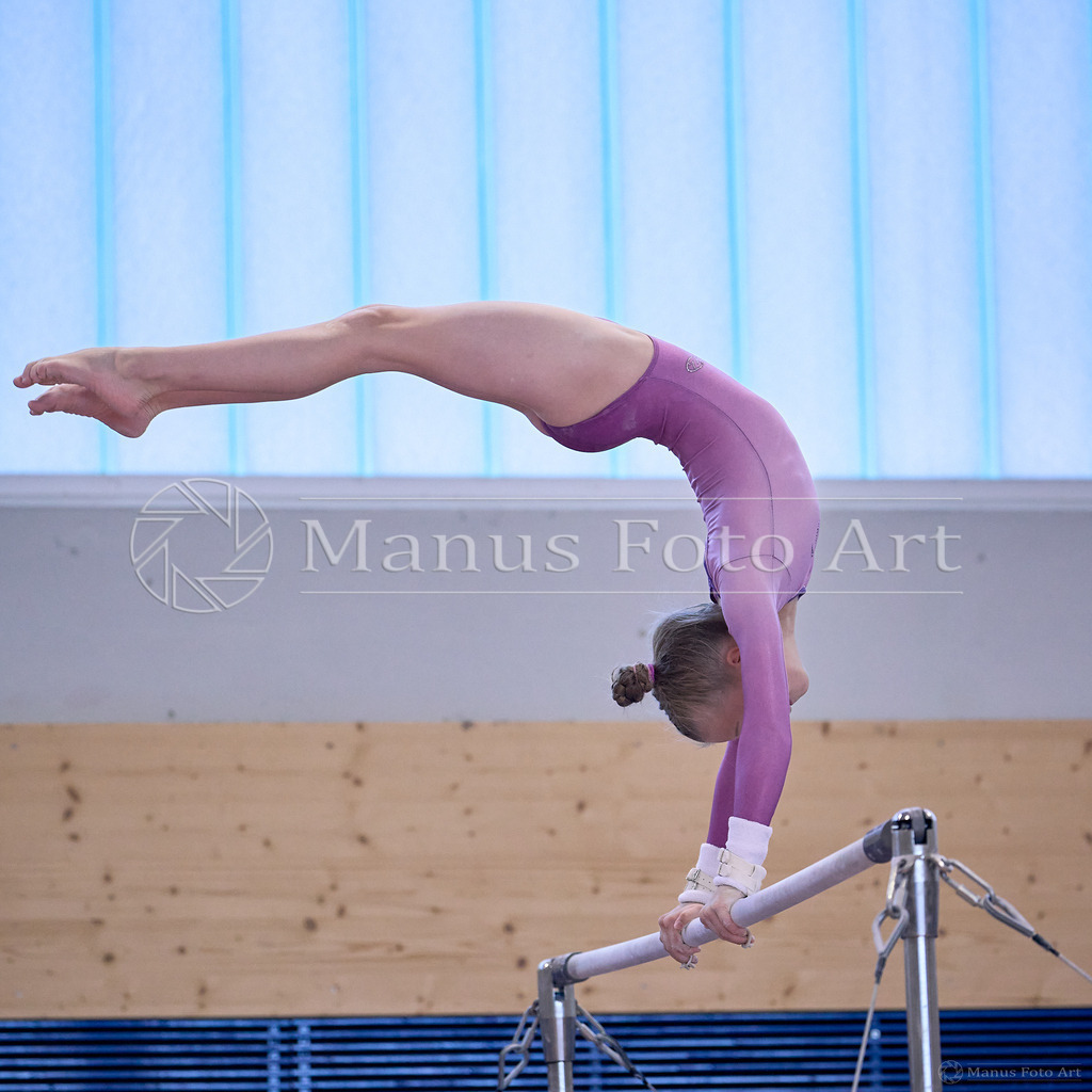 2024-10-06-3-C-DSC00539 | Professionelle Sportfotografie in Hamburg, Schleswig-Holstein und Niedersachsen – spezialisiert auf Rhönrad, Geräteturnen, Leistungsturnen und rhythmische Sportgymnastik. Bundesweite Begleitung von Rhönrad-Events. Jetzt Sport-Fotos - Realisiert mit Pictrs.com