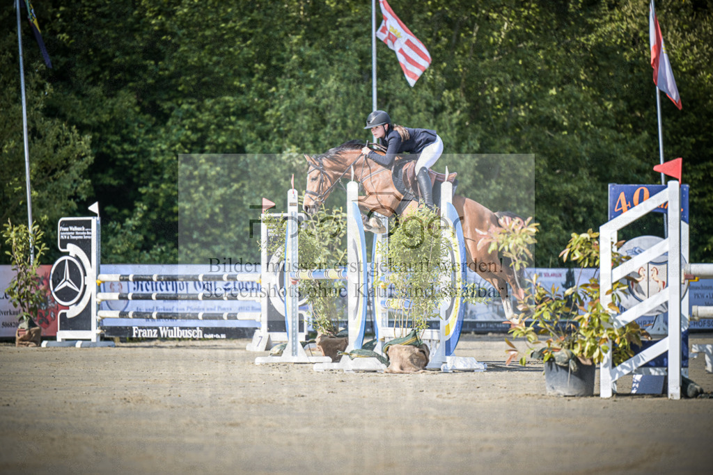 DOS_2742 | Entdecke hochwertige Reitturnierfotos von Foto Oger. Professionell, emotional und authentisch – jetzt Lieblingsmomente im Shop bestellen.Deutschlandweite Turnierfotografie. - Realisiert mit Pictrs.com