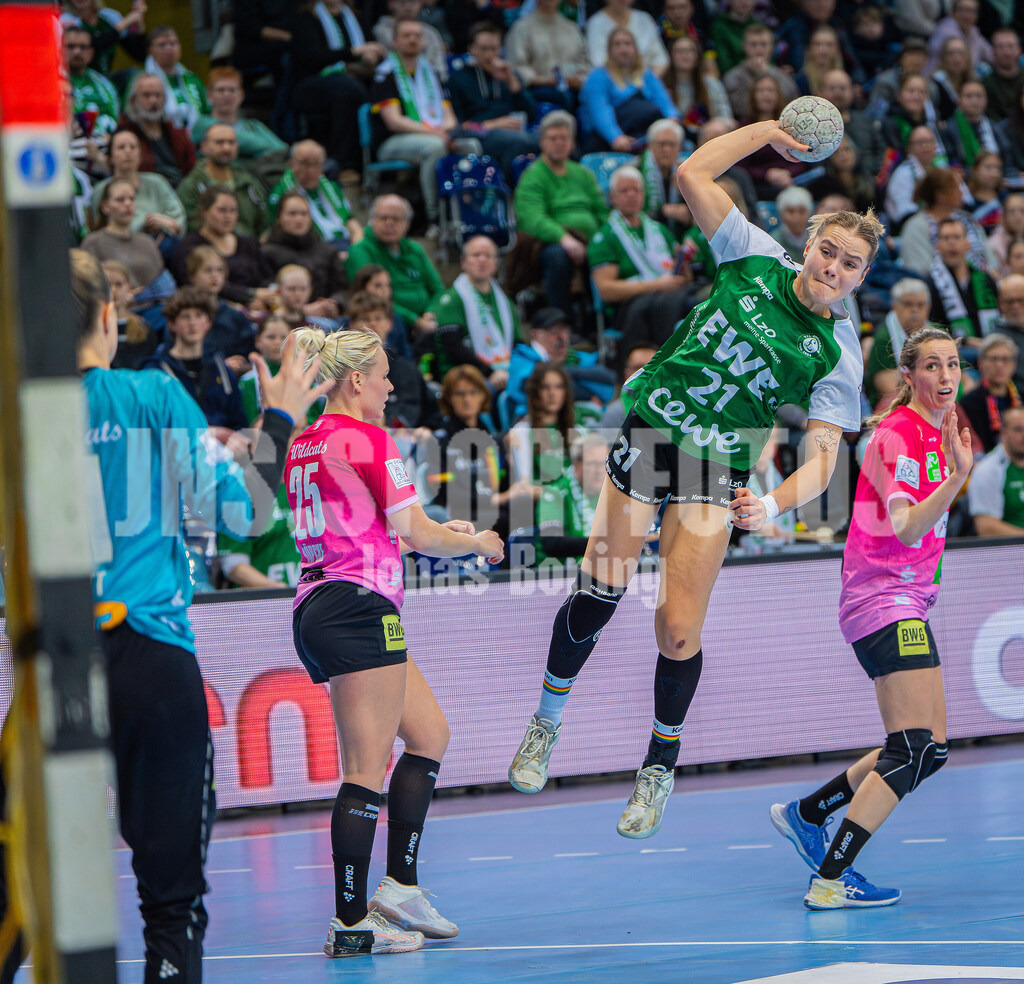Handball I Frauen I Saison 2025-2026 I 1. HBF I 15. Spieltag I VFL Oldenburg - SV Union Halle-Neustadt 0053 | Joanna Granicka (21, VfL Oldenburg) - Realisiert mit Pictrs.com