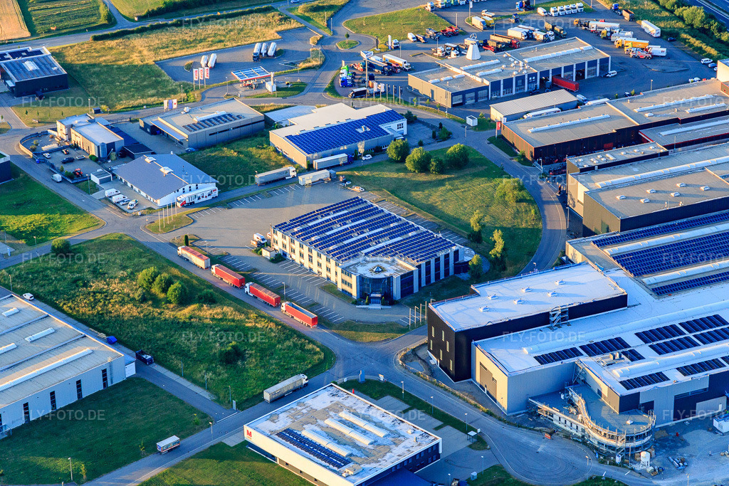 Luftbild: acp systems AG und ACI Systems GmbH http://www.acp-systems.com/ http://www.aci-systems.de/ in Zimmern ob Rottweil im Bundesland Baden-Württemberg in Deutschland. Foto: IMG_148758.jpg vom 27.06.2025 durch ©2025 Werner Riehm fly-foto.de/copyright