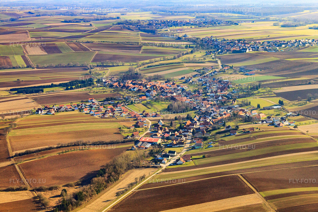 Vue aérienne: Vue de la ville depuis le nord-ouest à Aschbach dans le département Bas Rhin, France – .Photo: IMG_37471.jpg prise le 07/02/2011 par Werner Riehm/FLY-FOTO.eu – Résolution de l'original: 4752 x 3168 px