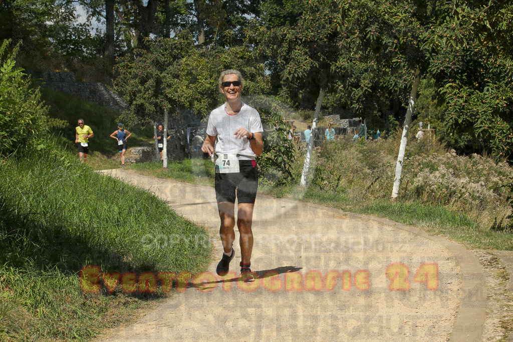 250824_1237_EX1_9960 | Sportfotografie im Rhein-Sieg Kreis, Köln, Bonn, NRW, Rheinland Pfalz, Hessen, etc. Unser Tätigkeitsfeld umfasst den Laufsport vom Volkslauf über den Marathon, Duathlon, Triathon bis zum Ultralauf wie Kölnpfad Ultra oder Schindertrail.
