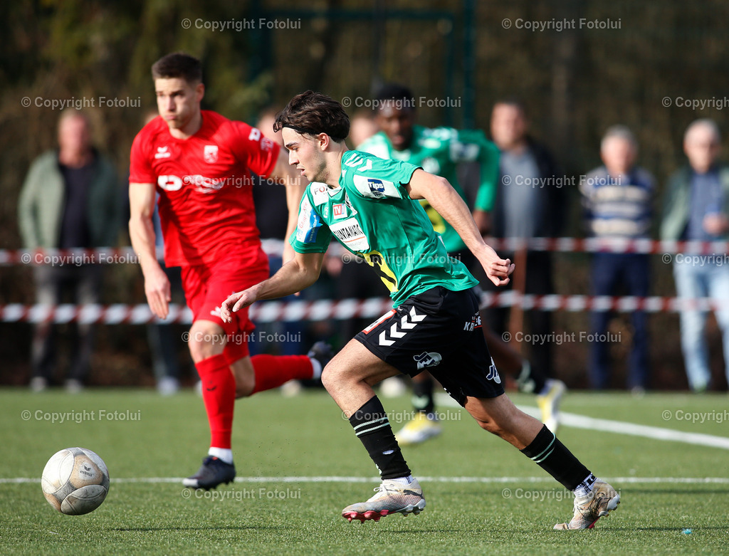 A_LUI_080325_14 | SPORT FUSSBALL REGIONALLIGA MITTE ASKOE OEDT -JUNGE WIKINGER RIED 08.03.IM BILD : ARNE AMMERER  (OEDT) UND  DANIEL WIMMER (RIED) FOTO:FOTOLUI