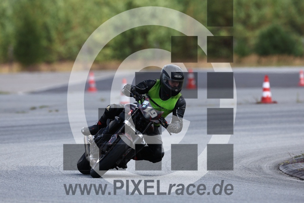 0019-20240805_01488 | Schöne Erinnerungen an spannende Momente - das festzuhalten ist unser Job. PIXELrace.de ist seit 2003 auf den Rennstrecken Europas unterwegs um die Action draußen beim Fahren und die wunderbare Stimmung imm Fahrerlager für euch einzufangen.