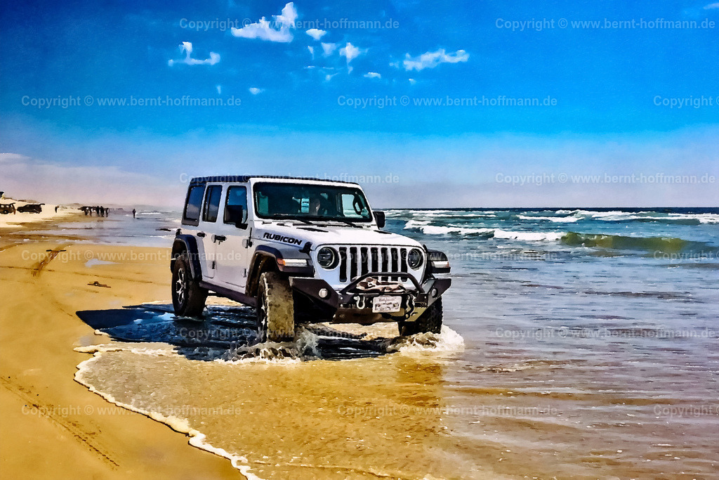 PAD2_FD_Jeep_Strand_180x120 | DIGITALKUNST. Jeep on the beach. __ Befahrbarer Strand in Pismo Beach an der Pazifik -Küste. __ Das Basisfoto für dieses malerisch verwandelte Werk hat der Wahl-Amerikaner Frank Döpke gemacht und es Bernt Hoffmann für dessen Kunstpart zur Verfügung gestellt. __ Seitenverhältnis = 3 zu 2 - Realisiert mit Pictrs.com