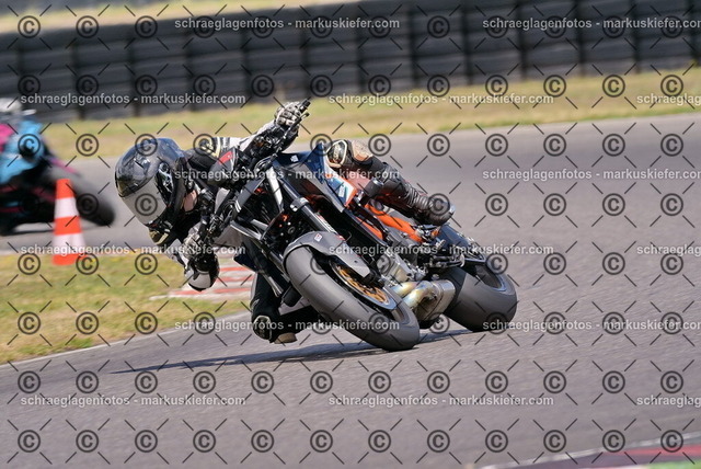 26bt05-1923 | markuskiefer.com - Realisiert mit Pictrs.com