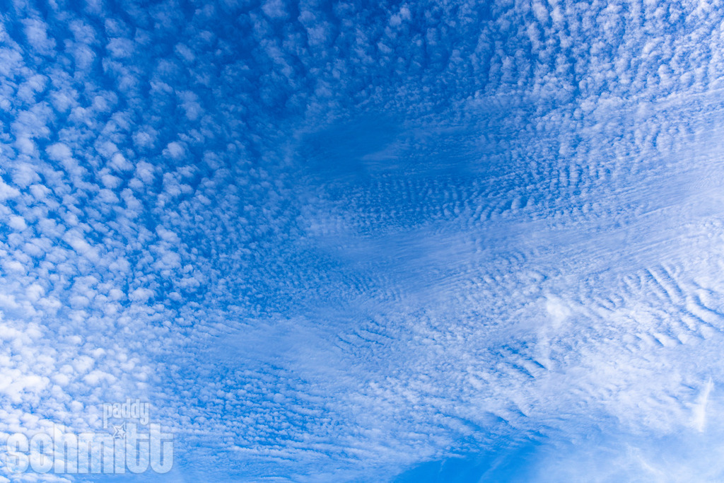 PS-Wolken-2026-7 | Entdecke die größte Bildgalerie der Region mit Fotografien aus dem Allgäu, der Bodenseeregion, Oberschwaben, dem Donautal und der Schwäbischen Alb. Landschaften, Luftaufnahmen und Reisefotografie als Wandbild und Fotokunst. - Realisiert mit Pictrs.com