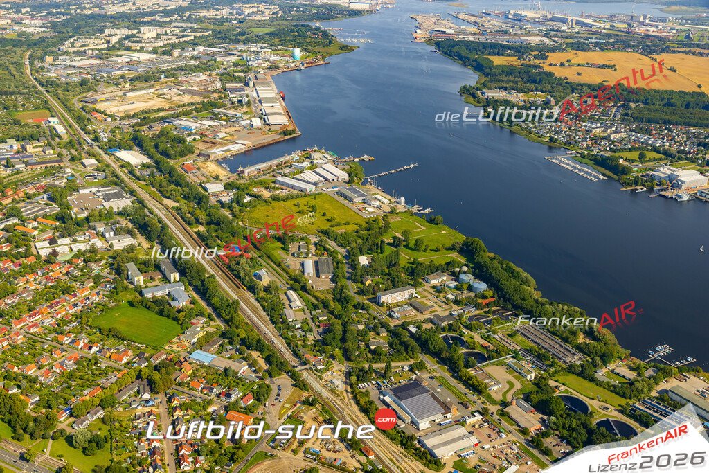 Ocean Technology Campus Rostock Bild- Das Luftbild wurde 2025 vom UL-Flugzeug heraus erstellt ( keine Drohne bzw. Drohnenaufnahme ) - Hochauflösende Luftaufnahme -Nicht vergleichbar mit Google Maps oder Satelittenbilder- Die Geschenkidee !Mit Lizenz und Bildrechte bestellbar - CC