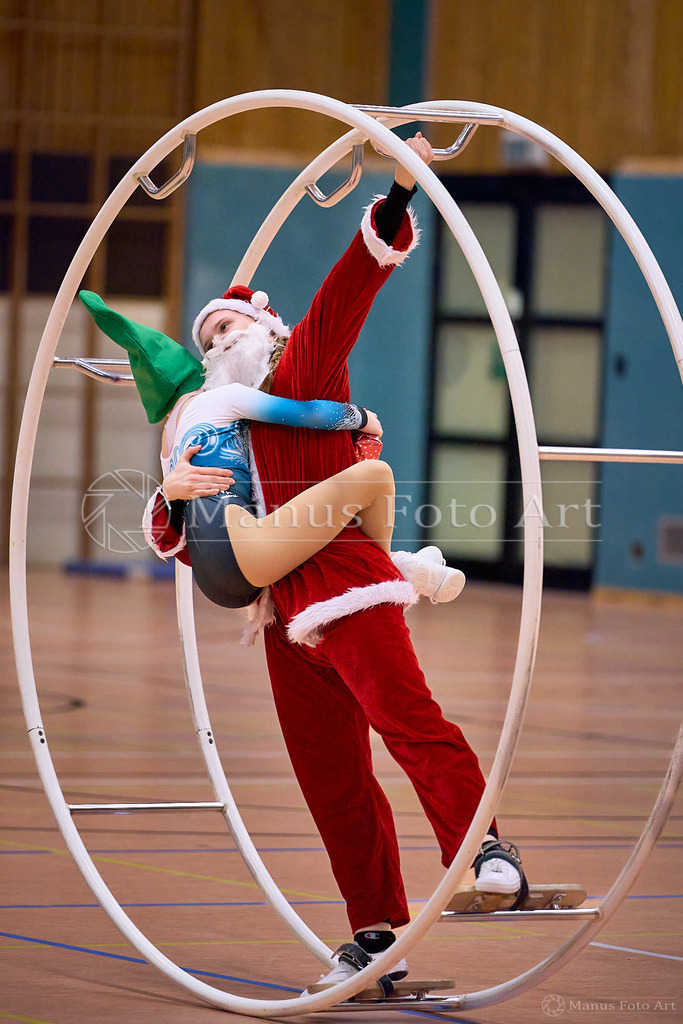 A-DSC01847 | Professionelle Sportfotografie in Hamburg, Schleswig-Holstein und Niedersachsen – spezialisiert auf Rhönrad, Geräteturnen, Leistungsturnen und rhythmische Sportgymnastik. Bundesweite Begleitung von Rhönrad-Events. Jetzt Sport-Fotos - Realisiert mit Pictrs.com