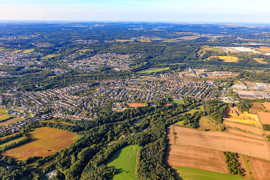 Luftbild: Ortsansicht von Nordosten in Bous im Bundesland Saarland in Deutschland. Foto: IMG_149821.jpg vom 07.09.2025 durch Werner Riehm/FLY-FOTO.de