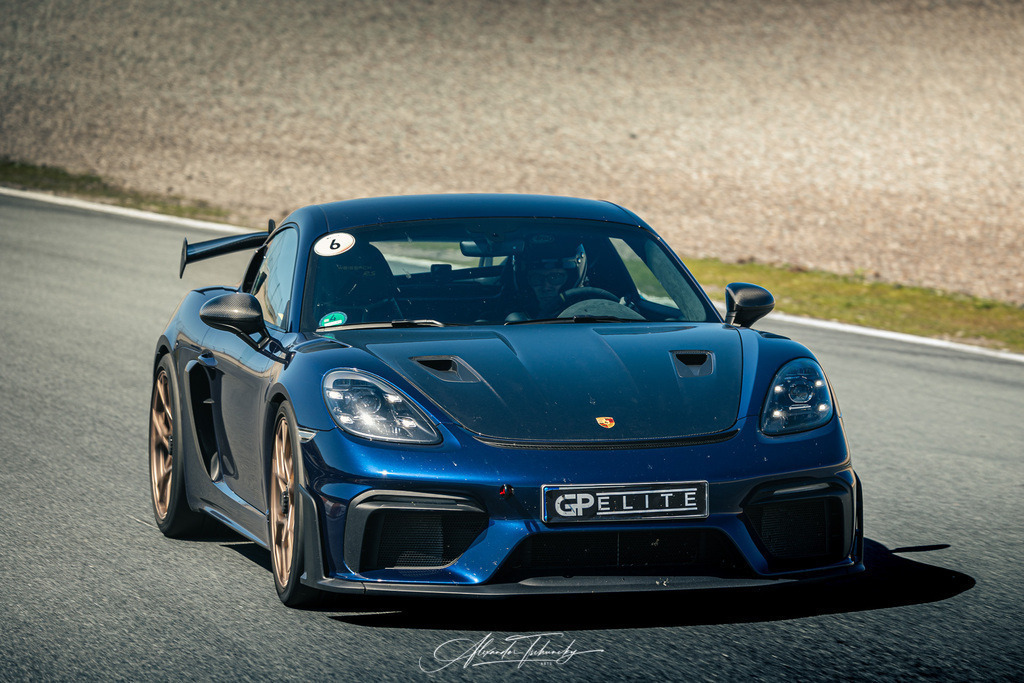 R6AT6314 _Alexander Tschuncky | Entdecken Sie die faszinierende Welt von Alexander Tschuncky Arts: Kreative Fotografie, atemberaubende Automobilkunst und hochwertiger Bilderdruck. Lassen Sie sich inspirieren! - Realisiert mit Pictrs.com