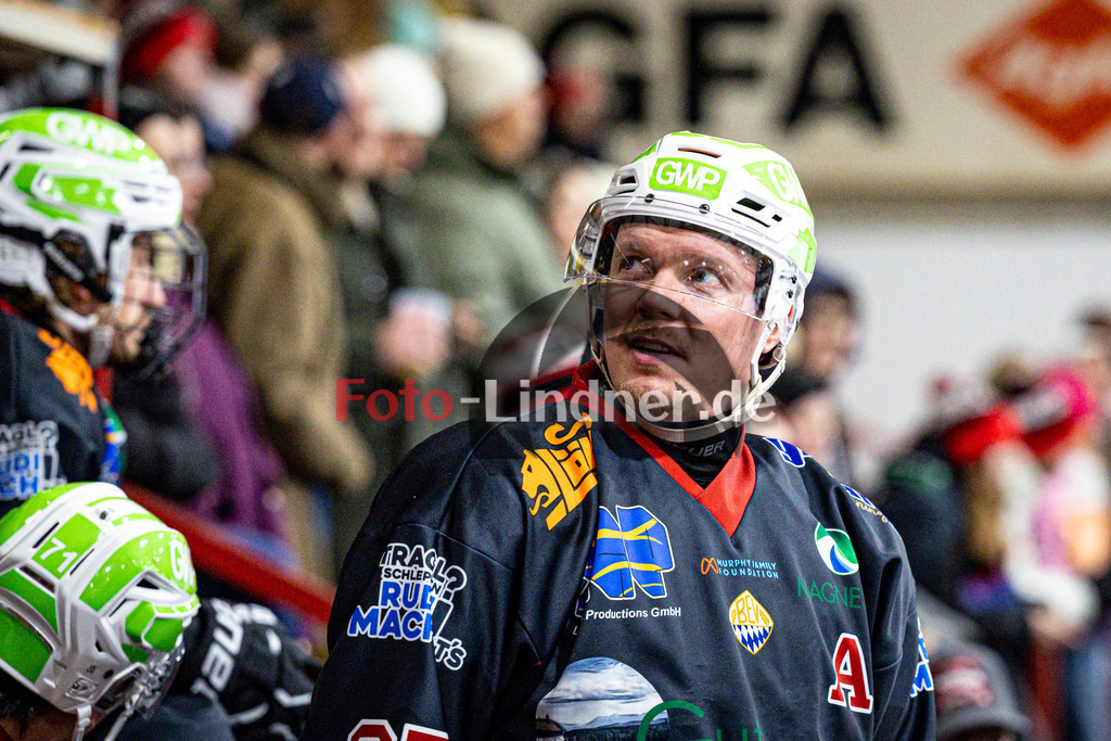 Peißenberg MINERS gegen ESC Kempten SHARKS | Eishockey Bayernliga 2025/26 Vorrunde 12. Spieltag, Peißenberg MINERS gegen ESC Kempten SHARKS, 20251121,Maximilian MALZATZKI (MINERS 67) Portrait,2025-11-21 in Peißenberg (flatbuy Arena Peißenberg), Maximilian MALZATZKI (MINERS 67)Copyright: WolfgangxLindner www.foto-lindner.de