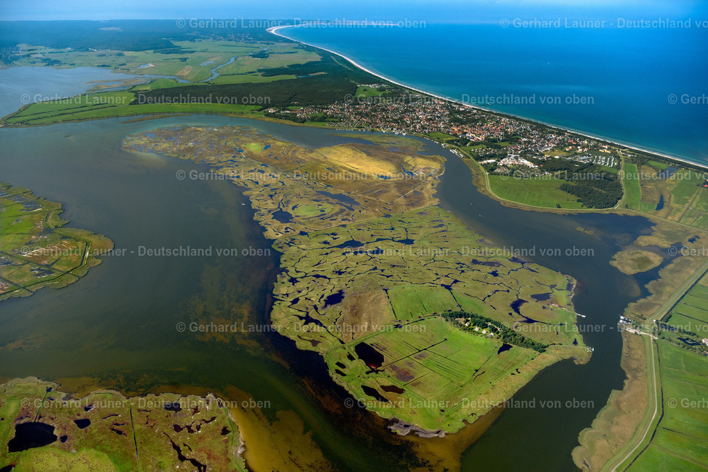 4061792 | Große Kirr, Nationalpark Vorpommersche Boddenlandschaft, ZINGST 08.09.2021 Salzgrasland -Insel und Vogelschutz -Gebiet in Zingst im Bundesland Mecklenburg-Vorpommern. // Salt grassland island and protection of birds area in Zingst in the federal state Mecklenburg-West Pomerania. Foto: Gerhard Launer