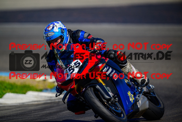 MaZZes_Fotomatrix_20250407_6007705_4101 | ROT