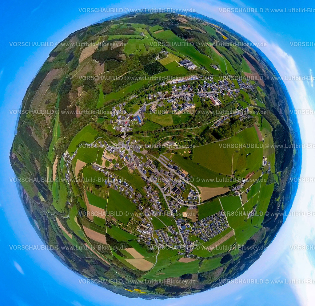 Eslohe240590278Wenholthausen | Luftbild, Wohngebiet Ortsansicht Ortsteil Wenholthausen, umgeben von Wiesen und Feldern, Erdkugel, Fisheye Aufnahme, Fischaugen Aufnahme, 360 Grad Aufnahme, tiny world, little planet, fisheye Bild, Wenholthausen, Eslohe, Sauerland, Nordrhein-Westfalen, Deutschland