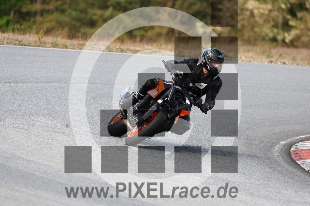 0014-20250531_10986 | Schöne Erinnerungen an spannende Momente - das festzuhalten ist unser Job. PIXELrace.de ist seit 2003 auf den Rennstrecken Europas unterwegs um die Action draußen beim Fahren und die wunderbare Stimmung imm Fahrerlager für euch einzufangen.
