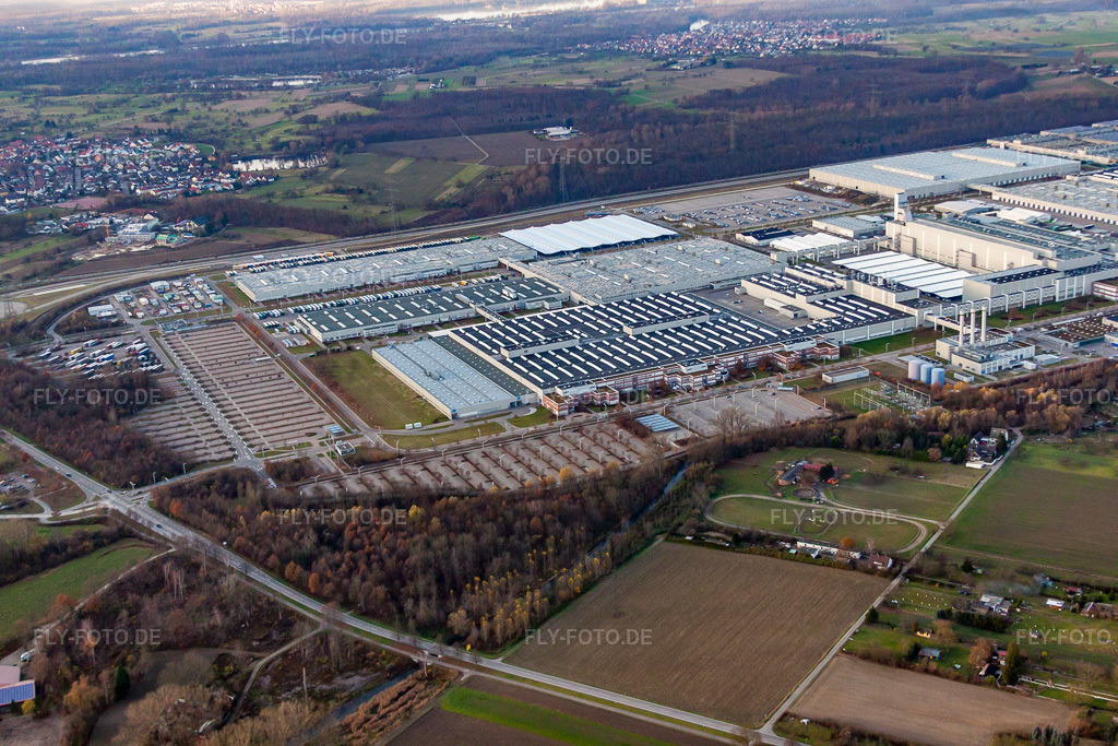 Luftbild: Daimler AG von Südosten in Rastatt im Bundesland Baden-Württemberg in Deutschland. Foto: IMG_22893.jpg vom 21.11.2009 durch Werner Riehm/FLY-FOTO.de