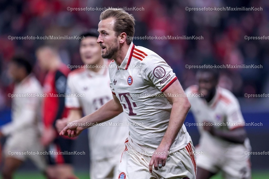 UCL11032502406 | 11.03.2025, Fußball, UEFA Champions League, Bayer 04 Leverkusen - FC Bayern München, Achtelfinale Rückspiel, BayArena, Saison 2024 2025: Torjubel nach dem 1:0 durch Torschütze Harry Kane (FC Bayern #9)DFB regulations prohibit any use of photographs as image sequences and or quasi-video.