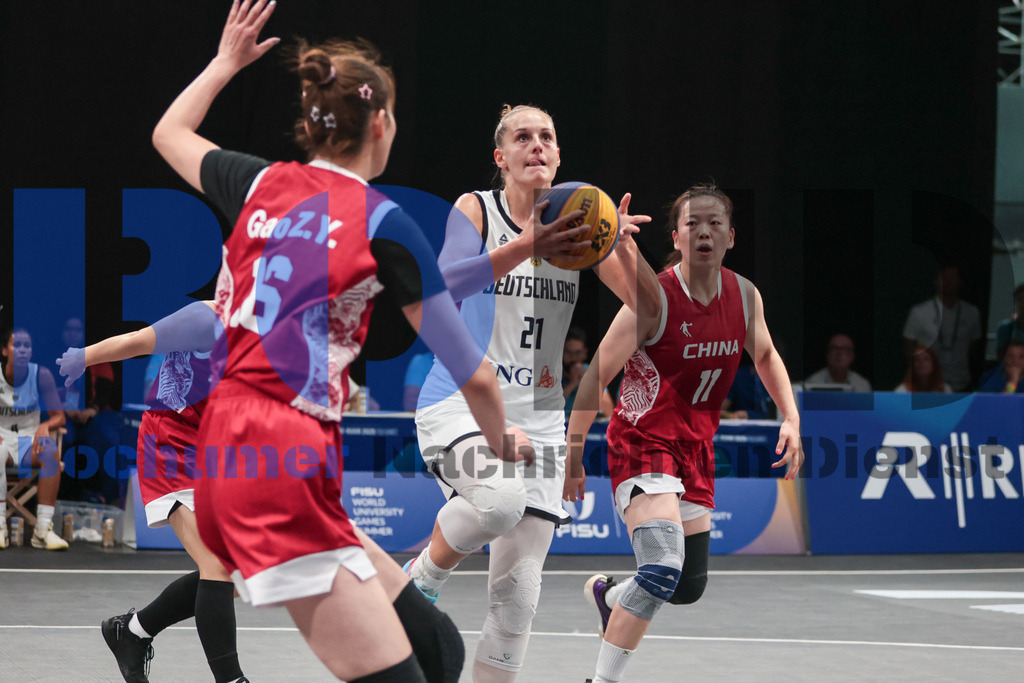 SES_RRG3x320250720-239 | bond - Realisiert mit Pictrs.com