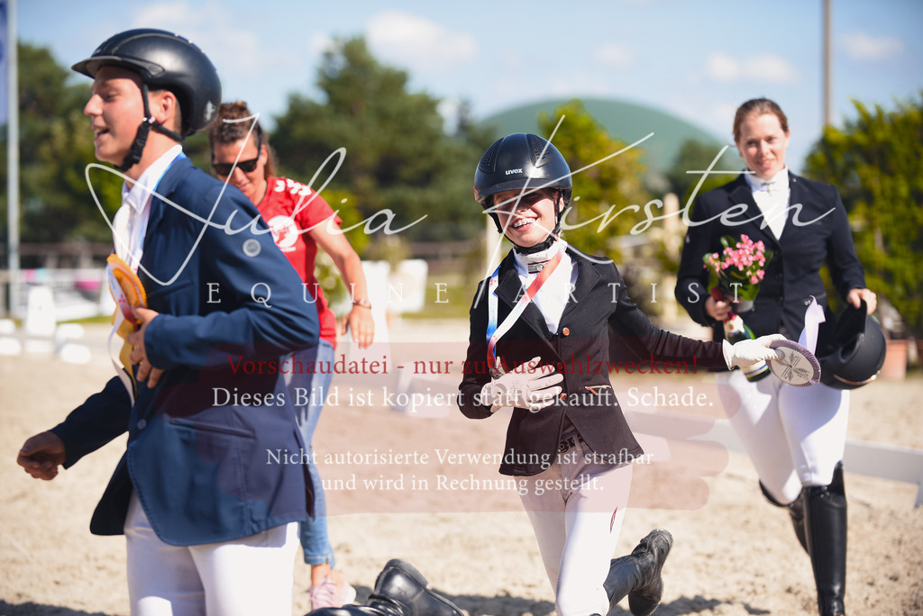 DSC_9876 | Pferde- und Turnierfotografie in Westsachsen. Pferdeportraits, Auftragszeichnungen und intuitive Kunst.