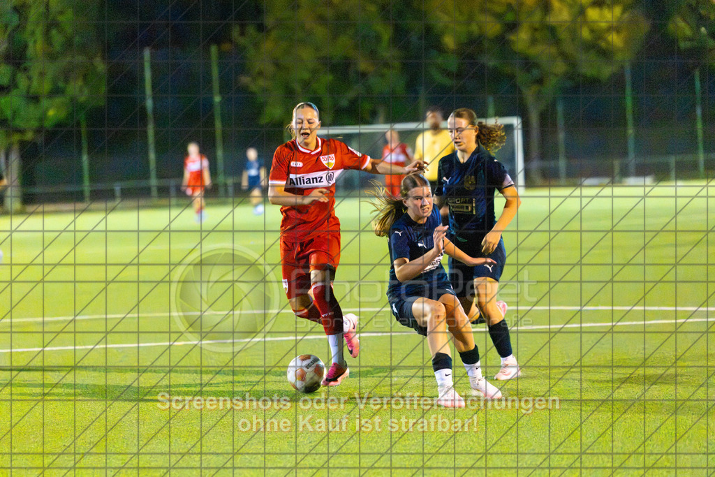 20261007_194130_0162_(c)_by_PhotoPeet | #,ASV Spartania Eislingen (blau) vs. VFB Stuttgart (rot), Fußball, Verbandspokal der B-Juniorinnen,  Saison 2026/2027, Kunstrasenplatz, Öschhalle, 73054 Eislingen, 07.10.2026 - 18:30 Uhr,Foto: PhotoPeet / Sport- &amp; Eventfotografie / Peter Harich