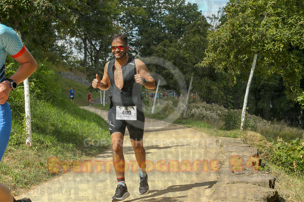250824_1357_EX1_4385 | Sportfotografie im Rhein-Sieg Kreis, Köln, Bonn, NRW, Rheinland Pfalz, Hessen, etc. Unser Tätigkeitsfeld umfasst den Laufsport vom Volkslauf über den Marathon, Duathlon, Triathon bis zum Ultralauf wie Kölnpfad Ultra oder Schindertrail.
