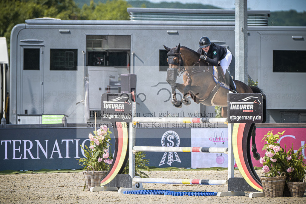 DOS_6678 | Entdecke hochwertige Reitturnierfotos von Foto Oger. Professionell, emotional und authentisch – jetzt Lieblingsmomente im Shop bestellen.Deutschlandweite Turnierfotografie. - Realisiert mit Pictrs.com