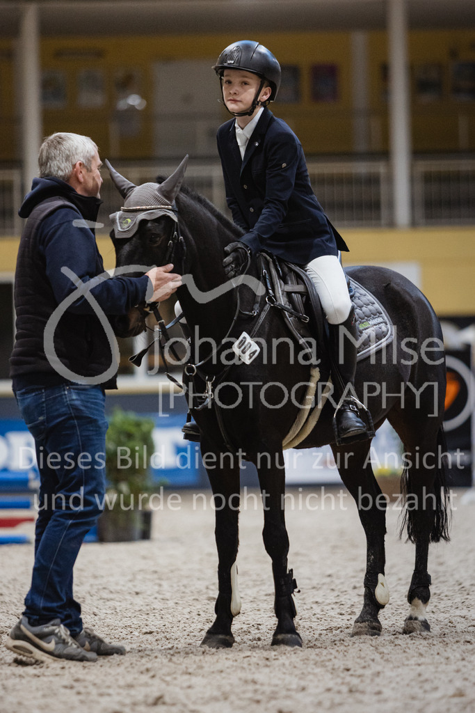 221112_Warstein_E-Stil-465 | Deine schönsten Turniermomente als professionelle Fotos! Entdecke hochwertige Pferdesport-Fotografie im Online-Shop. Jetzt Fotos finden & bestellen!