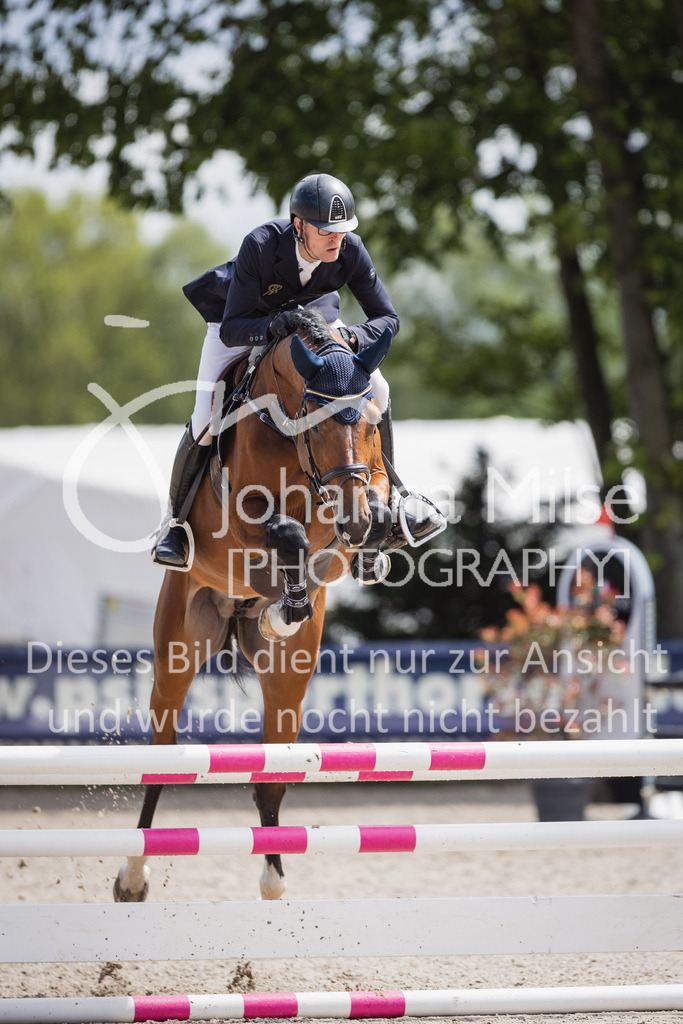 230516_Mühlen_03SprPf-A-427 | Deine schönsten Turniermomente als professionelle Fotos! Entdecke hochwertige Pferdesport-Fotografie im Online-Shop. Jetzt Fotos finden & bestellen!