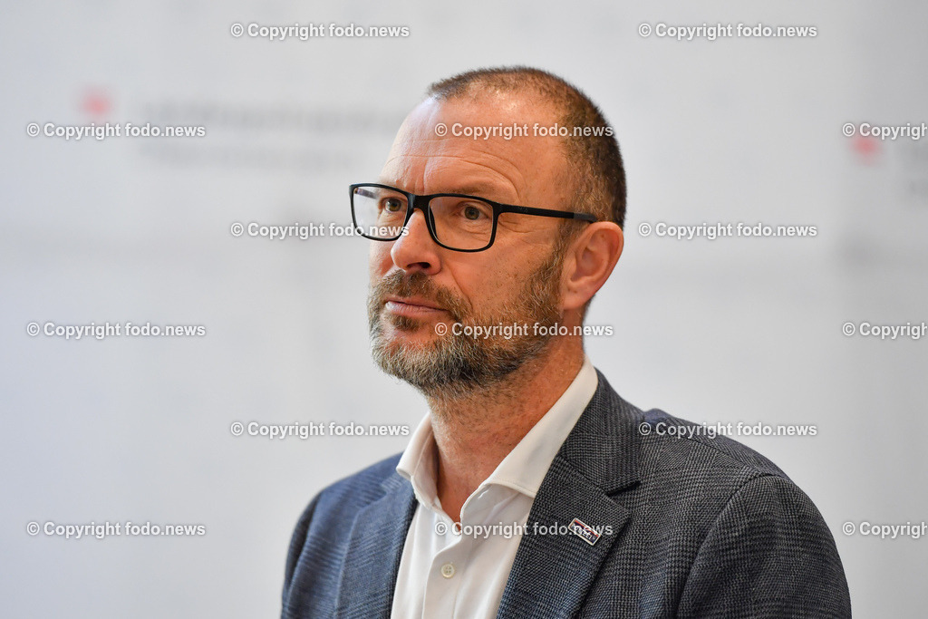 Landespolizeidirektion Ooe_ Pressekonferenz Festnahmen Halloween Nacht 2022_ 27.12.2022-18 | 27.12.2022, Landespolizeidirektion Oberoesterreich, AUT, Pressekonferenz Festnahmen Halloween Nacht 2022, im Bild Andreas Pilsl (Landespolizeidirektor Ooe)