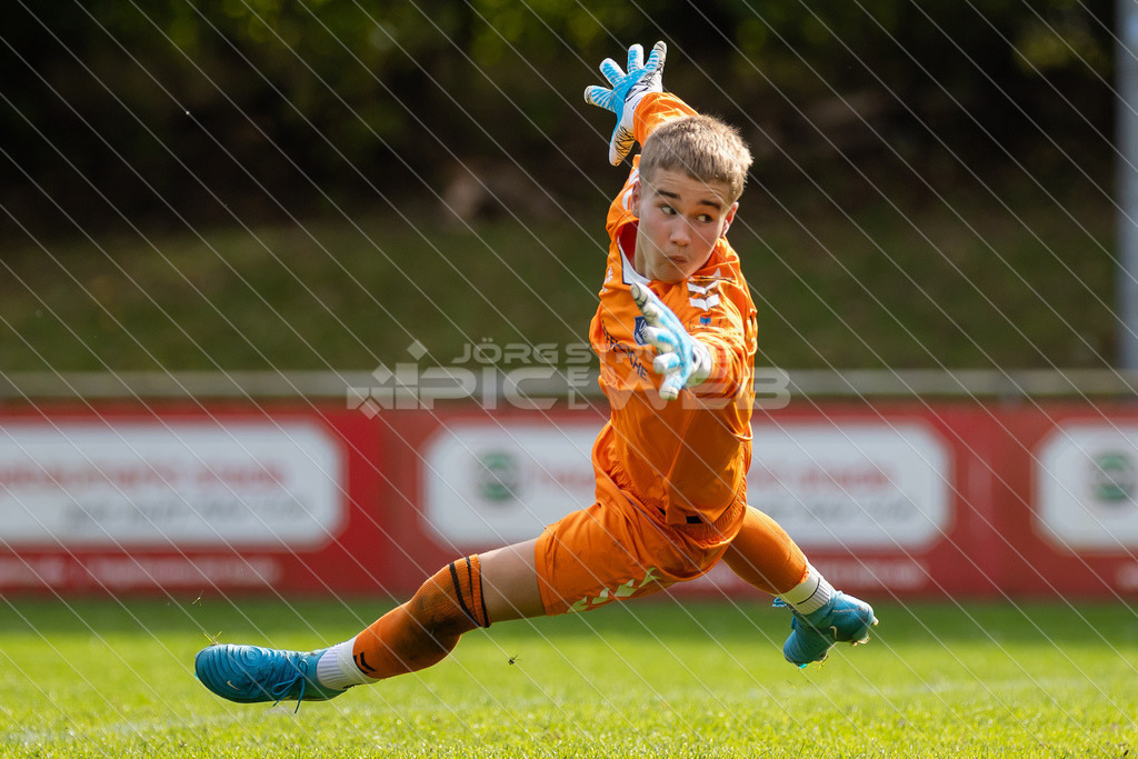 20250920_Picselweb-Fotografie_1R3_1382 | JFV D/A &amp; Stade - VfB Oldenburg0:1 VfB no70:2 VfB no70:3 VfB JFV Eigentor0:4 VfB no70:5 VfB no71:5 JFV no3 Jaric Jimenez-Voss2:5 JFV no9 Janko Sylvester3:5 JFV no16 Damian Elias Mihro Burekovic - Realisiert mit Pictrs.com