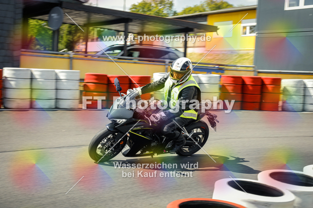 OBK_Mai_Martina_Markus-11093 | Hier findet Ihr Bilder von Touristenfahrten auf der Nürburgring Nordschleife oder von anderen Veranstaltungen die ich besucht habe. Viel Spass beim Durch Schauen 