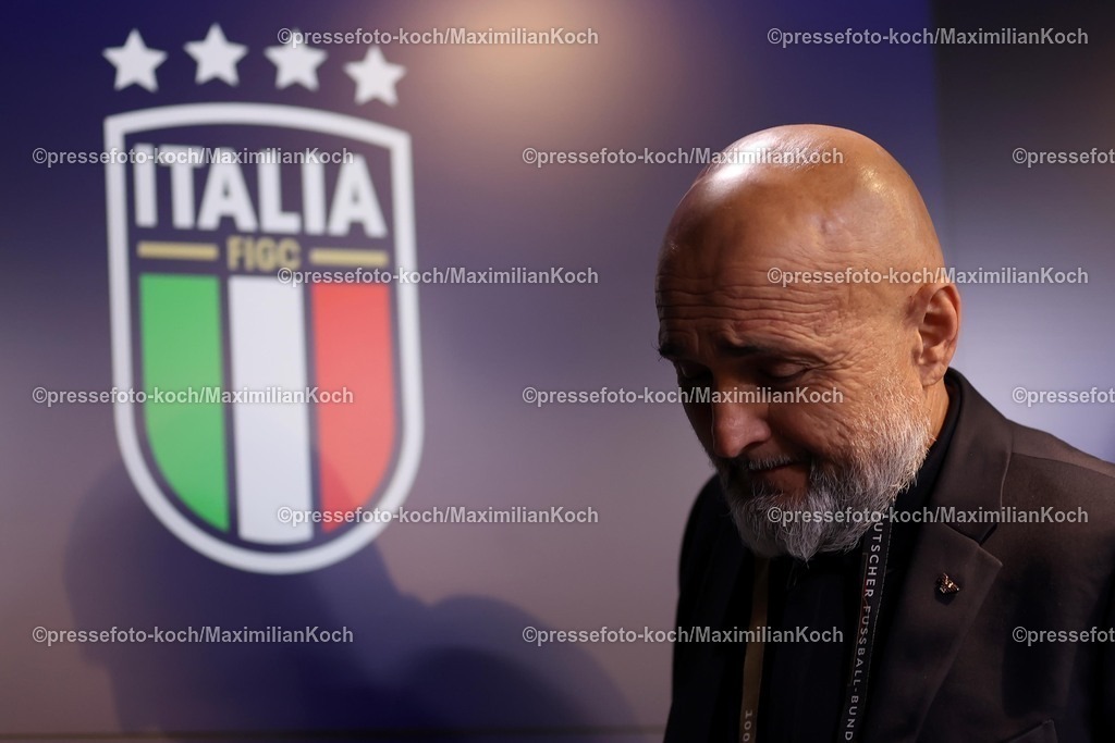 DFB22032501109 | 22.03.2025, Fußball, Pressekonferenz vor dem Nations League  Viertelfinale Deutschland - Italien, Signal Iduna Park, Saison 2024 2025: Bundestrainer Luciano Spalletti (ITA) DFB regulations prohibit any use of photographs as image sequences and or quasi-video.