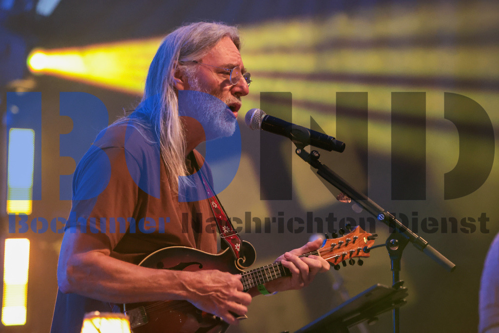 SES_BTFEUE20250704-25 | bond - Realisiert mit Pictrs.com