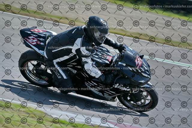 26BT02-1048 | markuskiefer.com - Realisiert mit Pictrs.com